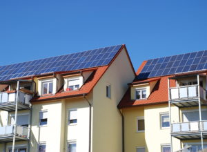 Solaranlage auf Mehrfamilienhaus